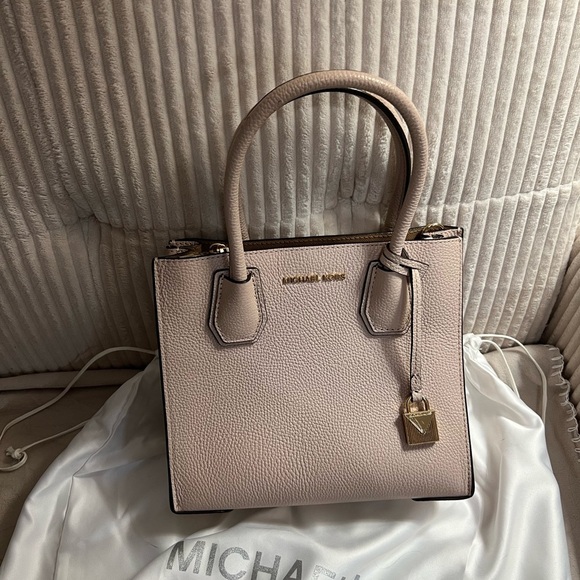 Michael Kors Blush Pink Mercer tote - Picture 10 of 10